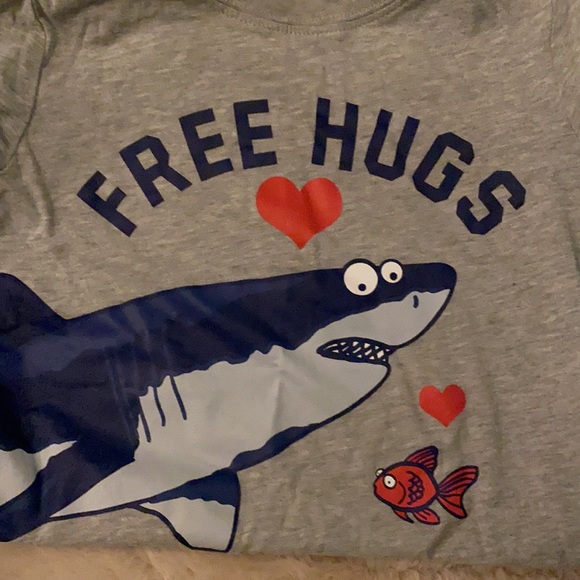 Lot of 2 boys tshirts. Size 2T. - Picture 2 of 5